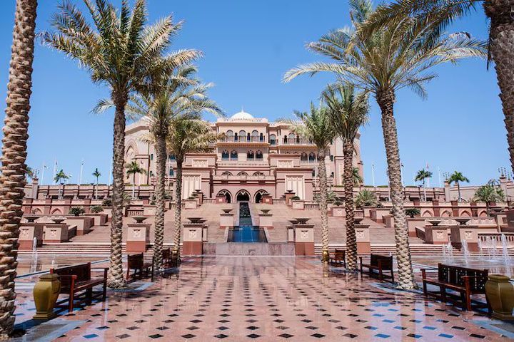 The Ultimate Guide to Abu Dhabi Resorts: Beaches, Desert Retreats, and City Luxury