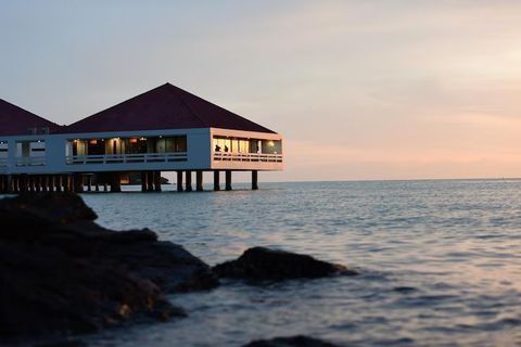 Maldives Honeymoon Guide: Basics, Key Information & Expert Advice
