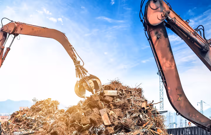 Exploring the Role of Industrial and Commercial Shredders in Modern Waste Management