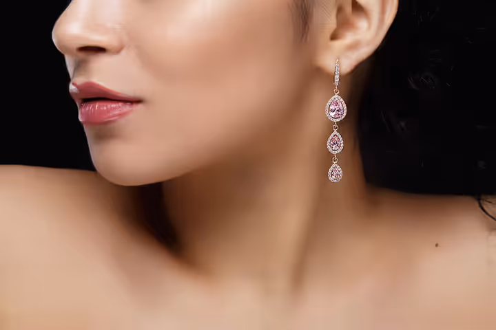 Solitaire Diamond Earrings: Types, Settings, Materials and Guide